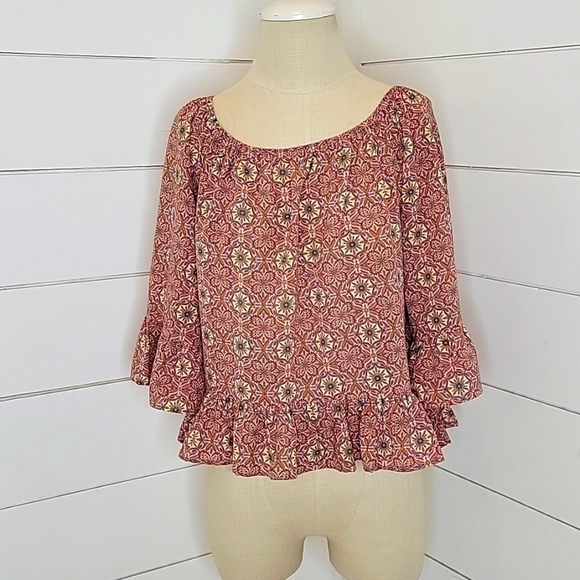 Sanctuary Tops - SANCTUARY small flowy blouse